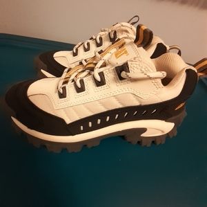 Brand new! catapillar raiders unisex   6 1/2 men's. 8 1/2 womens